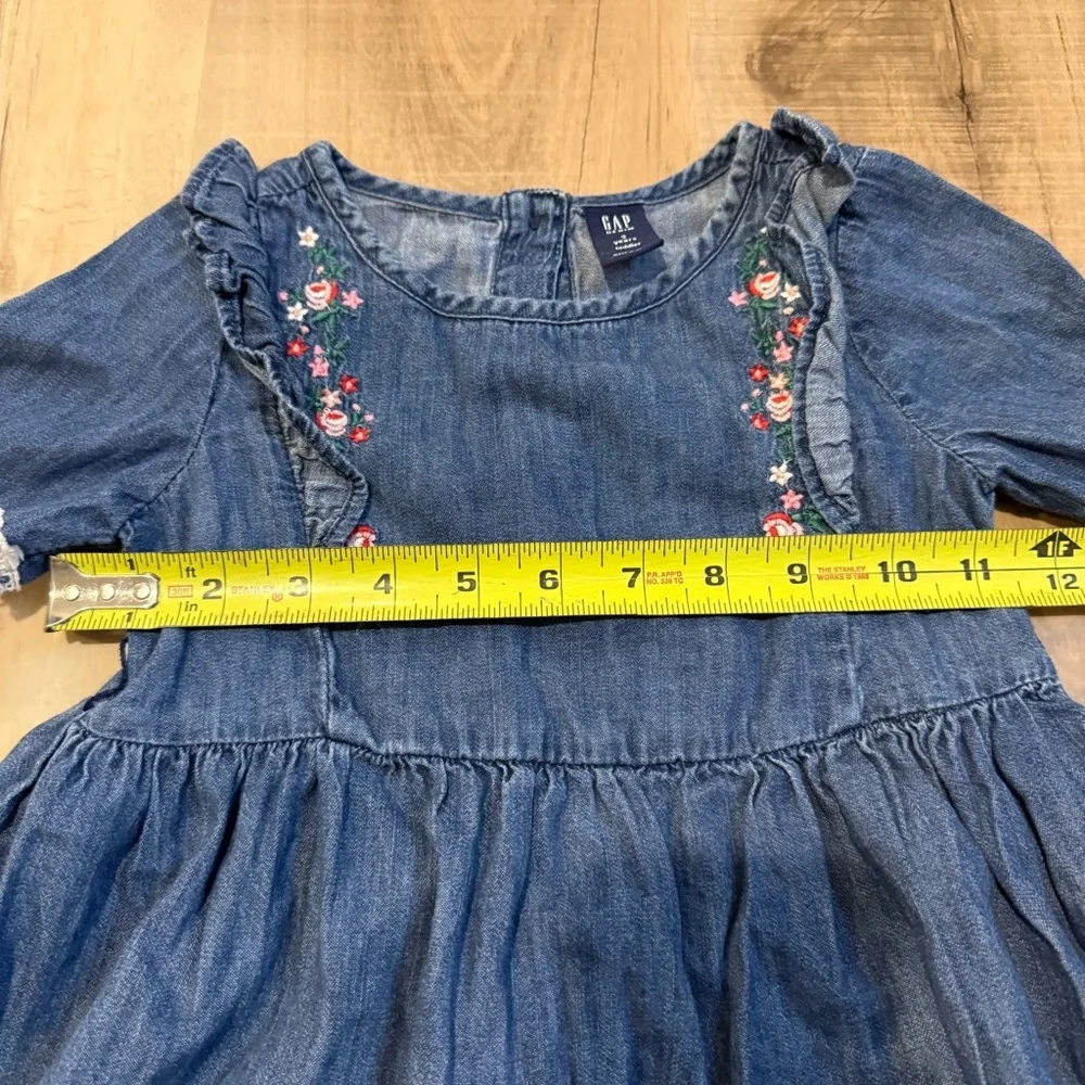 Gap Girls Denim Embroidered Dress size 3T